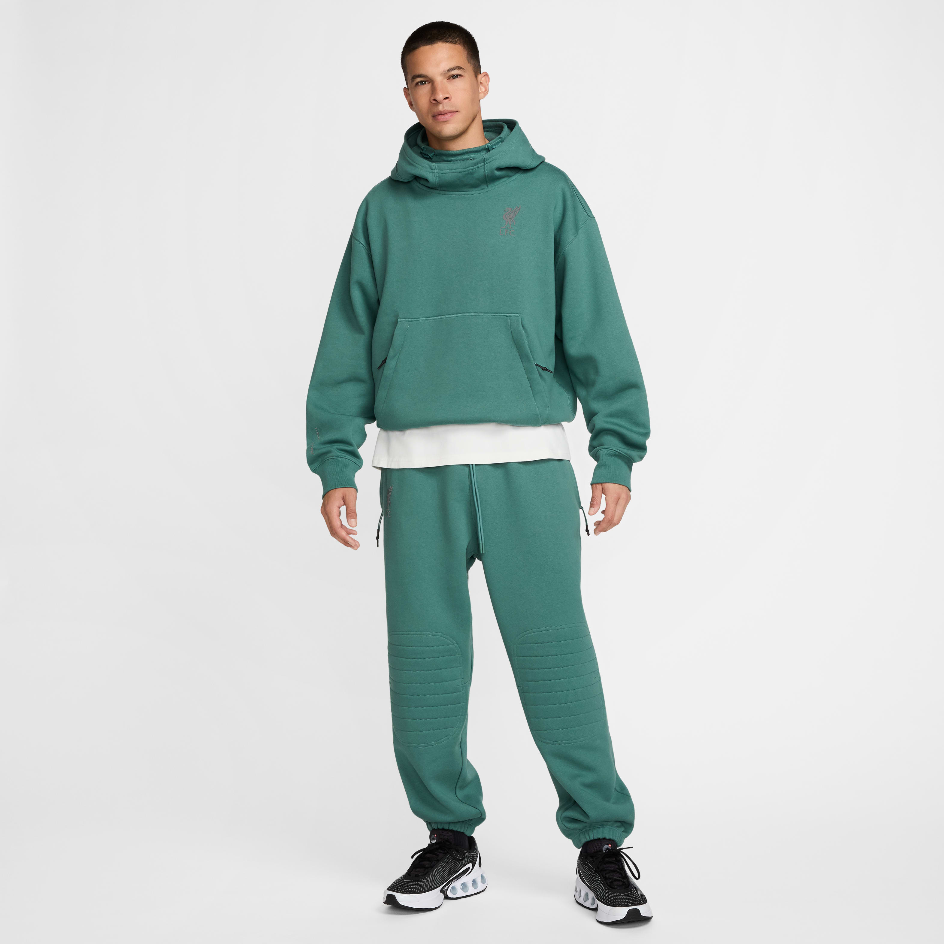 Nike Liverpool F.C. Tech Pack Men's Nike Therma-FIT